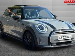 Used 2022 Mini Cooper Classic Hatchback | £14,995 (A bit pricey)