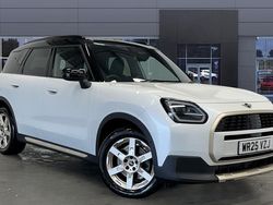 White New 2025 Mini Countryman Exclusive SUV | £33,772 (A bit pricey)