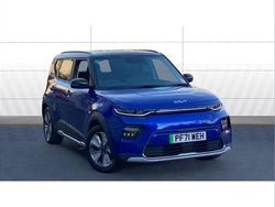Blue Used 2022 Kia Soul EV SUV | £17,143 (Fair price)