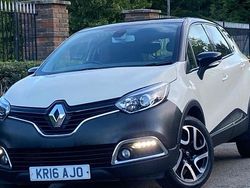 Cream/black Used 2016 Renault Captur Dynamique SUV | £6,499 (Good price)