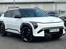 White New 2025 Kia EV3 2 SUV | £36,509 (Good price)