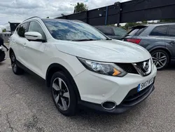 White Used 2017 Nissan Qashqai N-Connecta SUV | £7,499 (Good price)