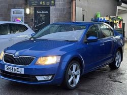 Blue Used 2014 Skoda Octavia Elegance Hatchback | £4,295 (Expensive)