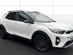 White Used 2020 Kia Stonic SUV | £9,795 (Fair price)