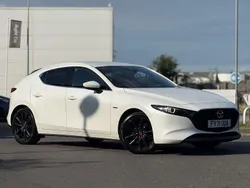 Snowflake white Used 2021 Mazda 3 Edition Hatchback | £15,790 (Expensive)