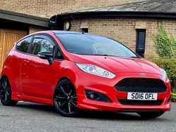 Red Used 2016 Ford Fiesta Zetec Hatchback | £4,250 (Fair price)