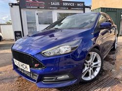Blue Used 2015 Ford Focus ST | £8,999 (Fair price)