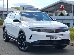 Brilliant paint arctic white New 2025 Vauxhall Grandland X Ultimate SUV | £31,998 (Fair price)