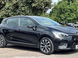 Black Used 2022 Renault Clio V Evolution Hatchback | £13,644 (Fair price)