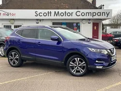 Blue Used 2017 Nissan Qashqai N-Connecta SUV | £9,799 (Fair price)