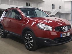 Red Used 2013 Nissan Qashqai 360º SUV | £6,990 (A bit pricey)
