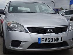 Silver Used 2009 Kia Ceed 2 Hatchback | £2,895 (Good price)