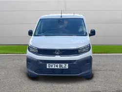 White New 2024 Vauxhall Combo S MPV | £15,190 (Good price)
