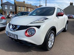White Used 2014 Nissan Juke Tekna SUV | £7,195 (A bit pricey)