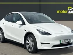 Pearl white multicoat Used 2022 Tesla Model Y Long Range SUV | £26,000 (Fair price)