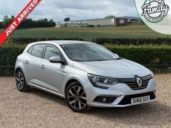Silver Used 2016 Renault Mégane III Dynamique Hatchback | £7,419 (Fair price)