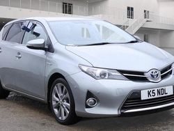 Used 2014 Toyota Auris Hybrid | £9,490 (Good price)