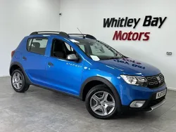 Blue Used 2017 Dacia Sandero Lauréate Hatchback | £6,990 (A bit pricey)