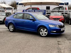 Blue Used 2017 Skoda Octavia SE Hatchback | £10,199 (Good price)