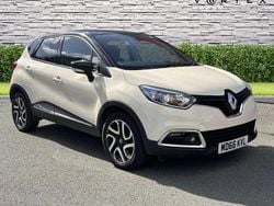 Cream/black Used 2016 Renault Captur Dynamique SUV | £7,600 (Fair price)