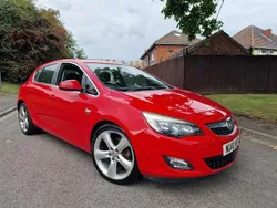 Red Used 2010 Vauxhall Astra SRi Hatchback | £2,190 (Fair price)