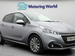 Used 2018 Peugeot 208 Signature Sky Hatchback | £10,100 (Expensive)