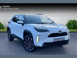 White Used 2025 Toyota Yaris Cross Design SUV | £24,836 (Fair price)