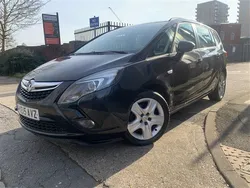 Black Used 2015 Vauxhall Zafira MPV | £5,495 (Fair price)