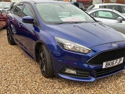 Blue Used 2016 Ford Focus ST Hatchback | £8,495 (Super price)