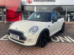 White Used 2018 Mini Cooper D Chili Hatchback | £8,989 (A bit pricey)