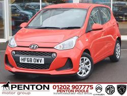 Red Used 2018 Hyundai i10 SE Hatchback | £7,490 (Fair price)