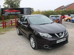 Black Used 2014 Nissan Qashqai Acenta SUV | £6,195 (Fair price)