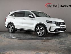 White Used 2023 Kia Sorento SUV | £34,295 (Super price)