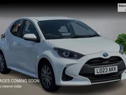 White Used 2023 Toyota Yaris Hybrid Hatchback | £17,369 (Fair price)