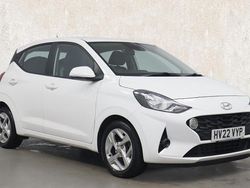 White Used 2022 Hyundai i10 SE Hatchback | £11,190 (Fair price)