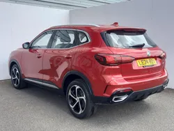 Red Used 2024 MG HS SE SUV | £17,990 (Fair price)