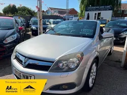 Silver Used 2006 Vauxhall Astra Cabriolet Design Edition Cabriolet | £2,495 (Expensive)