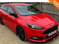 Red Used 2016 Ford Focus ST Hatchback | £11,595 (Fair price)