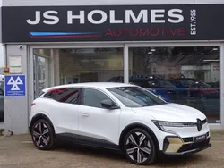 White Used 2023 Renault Mégane Iconic Hatchback | £21,990 (Fair price)