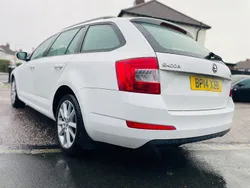 White Used 2014 Skoda Octavia Elegance Estate | £4,995 (Super price)