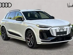 White Used 2025 Audi Q6 e-tron Advanced SUV | £66,900 (Fair price)
