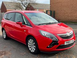 Red Used 2015 Vauxhall Zafira MPV | £4,000 (Good price)