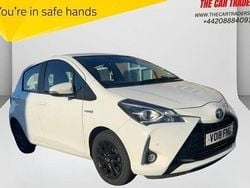 White Used 2018 Toyota Yaris Hybrid Hatchback | £9,988 (Fair price)