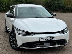 White Used 2022 Kia EV6 Air SUV | £18,495 (Fair price)