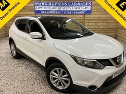 White Used 2014 Nissan Qashqai Acenta Premium SUV | £10,995 (Fair price)