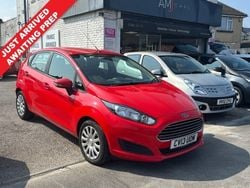 Red Used 2013 Ford Fiesta Style Hatchback | £5,295 (Fair price)