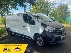 White Used 2017 Vauxhall Vivaro Van | £6,000 (Fair price)