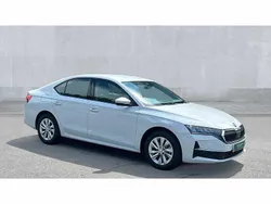 White Used 2024 Skoda Octavia SE Technology Hatchback | £18,450 (Fair price)