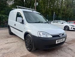 White Used 2010 Vauxhall Combo MPV | £1,650 (Fair price)