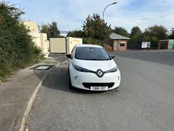 White Used 2016 Renault Zoe Dynamique Hatchback | £6,650